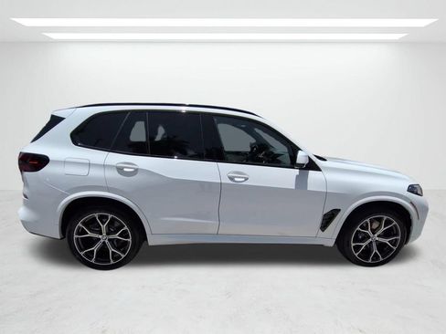 New 2026 BMW X5 xDrive40i w/ M Sport Package AWD/4WD image 3