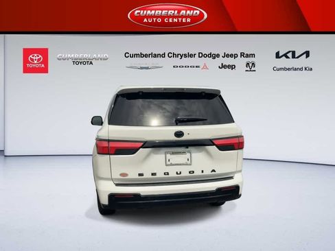 Used 2024 Toyota Sequoia Platinum image 7