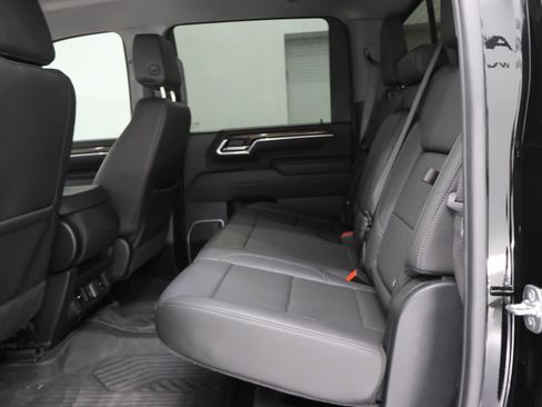 Used 2025 Chevrolet Silverado 2500 LT w/ Trail Boss Package AWD/4WD image 9