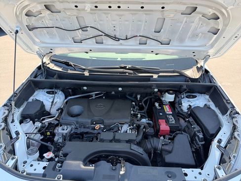 Used 2019 Toyota RAV4 LE FWD image 27