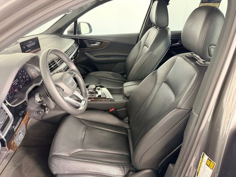 Used 2019 Audi Q7 3.0T Premium Plus w/ Premium Plus Package AWD/4WD image 5