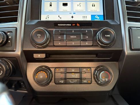 Used 2018 Ford F150 XLT w/ Equipment Group 302A Luxury AWD/4WD image 28