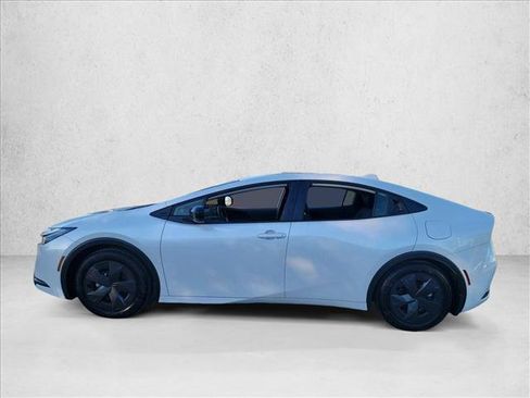 Used 2025 Toyota Prius LE image 8