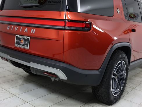 Used 2025 Rivian R1S Adventure AWD/4WD image 40