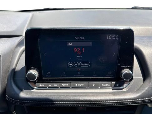 Used 2024 Nissan Rogue S AWD/4WD image 21
