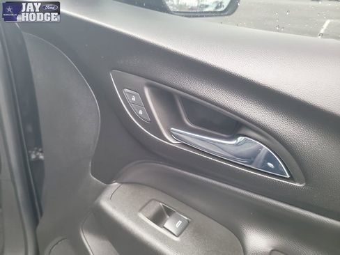 Used 2022 Chevrolet Equinox LT image 32