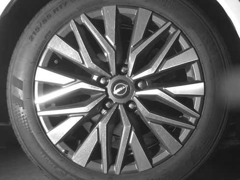Used 2025 Nissan Altima 2.5 SV FWD image 15