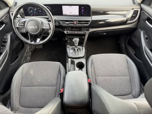 Used 2024 Kia Seltos S image 12