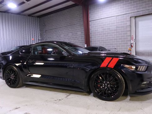 Used 2017 Ford Mustang GT Premium w/ GT Performance Package image 7