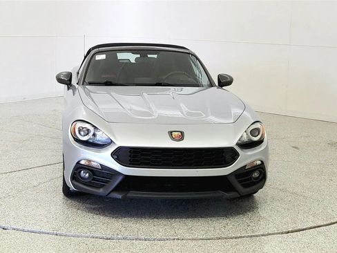 Used 2020 FIAT 124 Spider Abarth RWD image 2