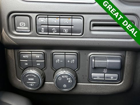 Used 2024 Chevrolet Suburban Z71 w/ Off-Road Capability Package image 20