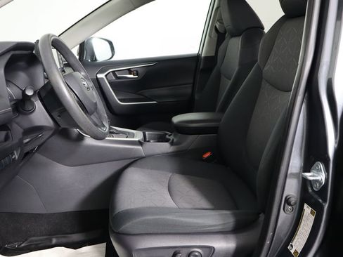Used 2019 Toyota RAV4 XLE FWD image 14