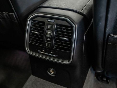 Used 2018 Porsche Macan AWD/4WD image 26