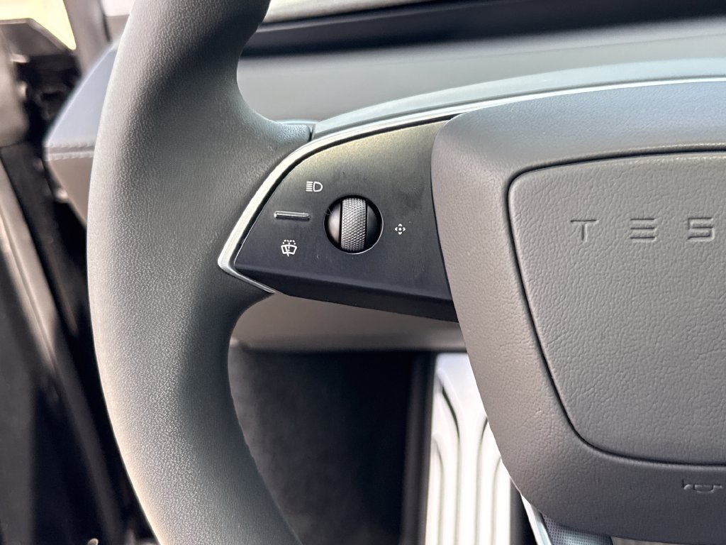 Used 2026 Tesla Model Y 2WD image 15