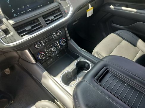Used 2022 Chevrolet Tahoe LT AWD/4WD image 16