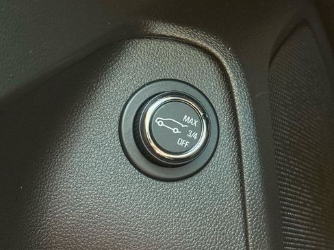 Used 2025 Chevrolet TrailBlazer LT w/ Convenience Package FWD image 16