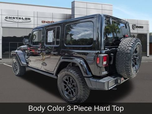 Used 2021 Jeep Wrangler Unlimited Sahara w/ Uconnect 4C Nav & Sound Group AWD/4WD image 5