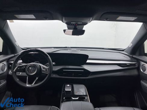 Used 2025 Buick Enclave Avenir image 18