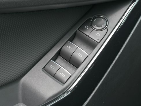 New 2026 Chevrolet Equinox RS w/ Convenience Package III FWD image 29