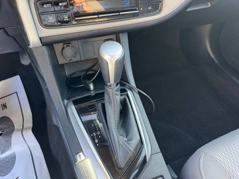 Used 2019 Toyota Corolla LE FWD image 13