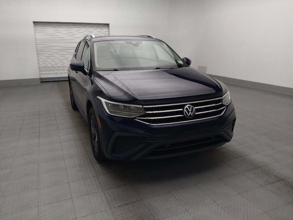 Used 2023 Volkswagen Tiguan SE w/ Panoramic Sunroof Package FWD image 14