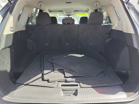 Used 2021 Nissan Rogue S FWD image 8