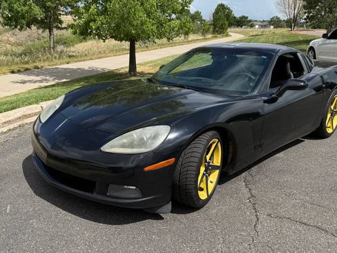 Used 2005 Chevrolet Corvette Coupe w/ Preferred Equipment Group RWD image 2