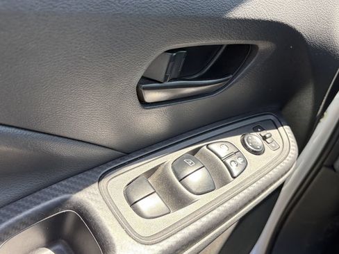 Used 2023 Nissan Versa S w/ Trunk Package FWD image 8
