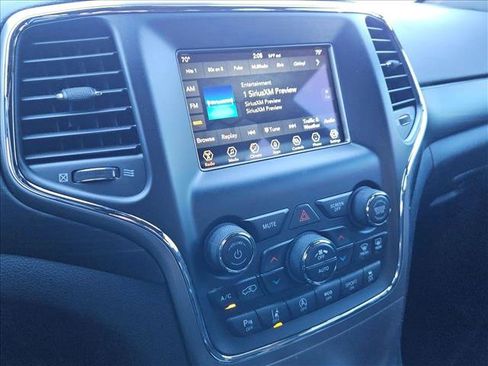 Used 2021 Jeep Grand Cherokee Laredo image 10