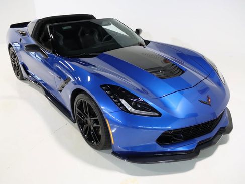 Used 2016 Chevrolet Corvette Stingray Coupe w/ Carbon Flash Badge Package image 23