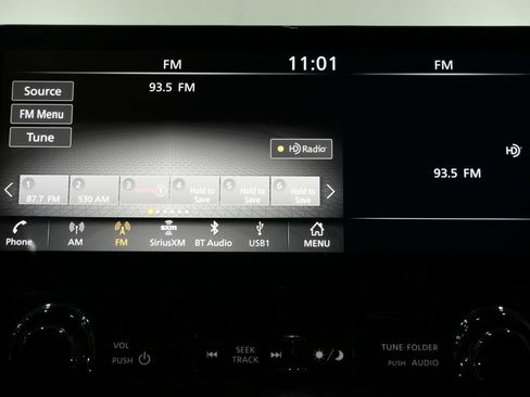 Used 2024 Nissan Armada SL w/ Captain's Chairs Package image 19