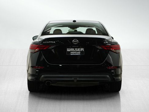 Used 2022 Nissan Sentra SR w/ SR Premium Package image 4