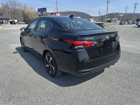 Used 2025 Nissan Versa SR image 3