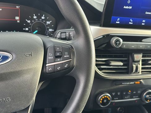 Used 2020 Ford Escape SE image 18