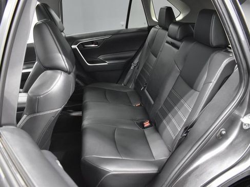 Used 2023 Toyota RAV4 XLE Premium image 31