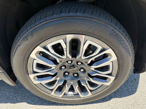 Used 2023 GMC Sierra 1500 Denali Ultimate AWD/4WD image 12