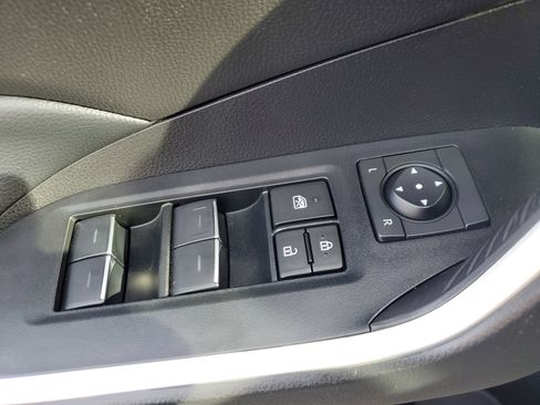 Used 2022 Toyota RAV4 XLE image 31