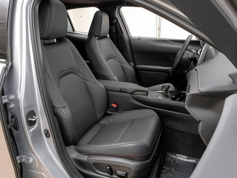 Used 2025 Lexus UX 300h FWD image 32