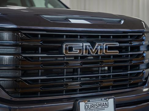 Used 2023 GMC Sierra 1500 Elevation w/ LPO, Elevation Black Package AWD/4WD image 11