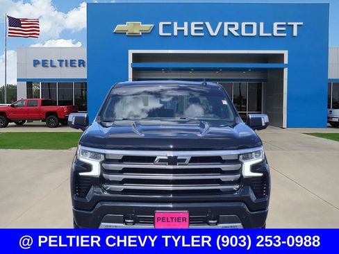 Used 2023 Chevrolet Silverado 1500 High Country w/ Technology Package AWD/4WD image 2