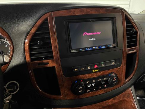 Used 2020 Mercedes-Benz Metris Passenger image 17