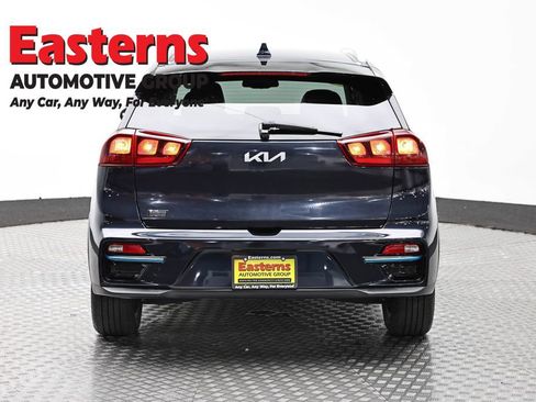 Used 2022 Kia Niro EX w/ Cold Weather Package FWD image 6
