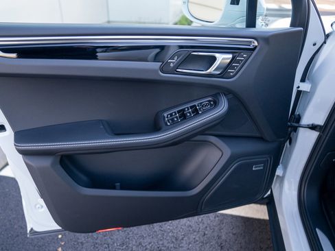 New 2026 Porsche Macan S image 10