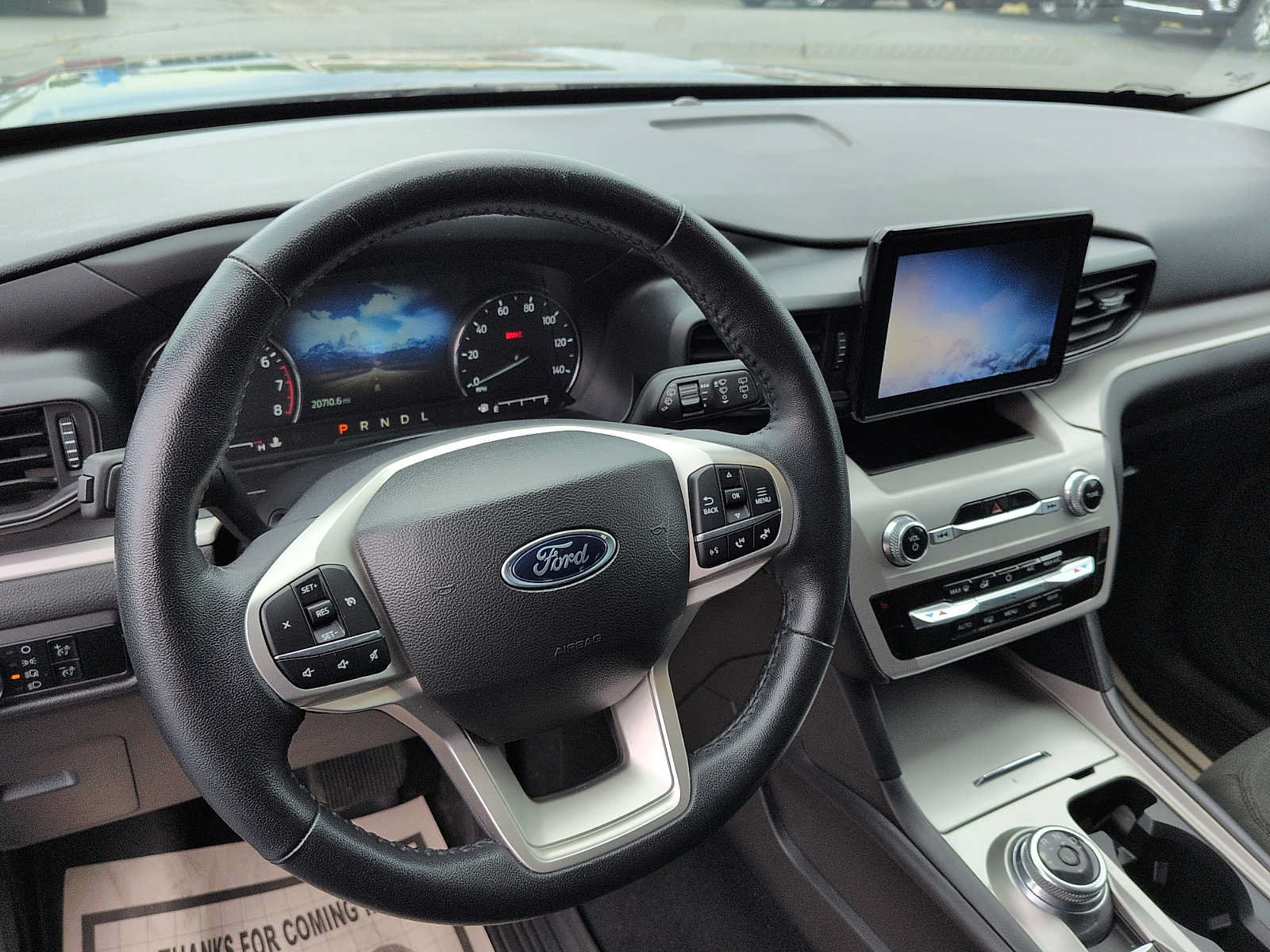 Used 2023 Ford Explorer XLT AWD/4WD image 12