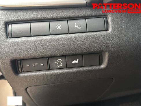 Used 2023 Nissan Rogue Platinum w/ Platinum Premium Package FWD image 13