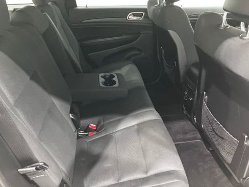 Used 2017 Jeep Grand Cherokee Laredo image 19