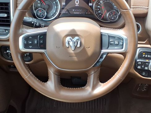 Used 2022 RAM 1500 Laramie AWD/4WD image 14