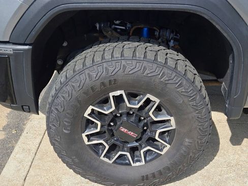 Used 2024 GMC Sierra 2500 AT4X AWD/4WD image 6