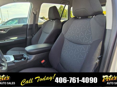 Used 2021 Toyota RAV4 XLE image 20