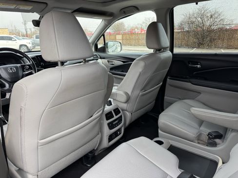 Used 2019 Honda Pilot Elite image 36
